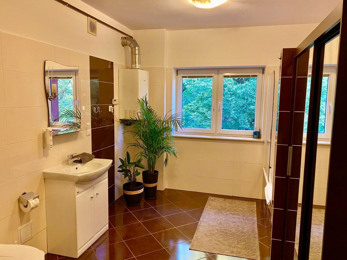 Las Slupski Premium: Spacious Two-Bedroom Apartment with Smart Entertainment Exterior photo